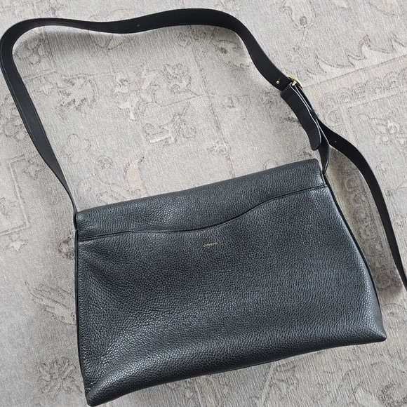 Cuyana Messenger Bag 13-inch Pebbled Black - Picture 10 of 12